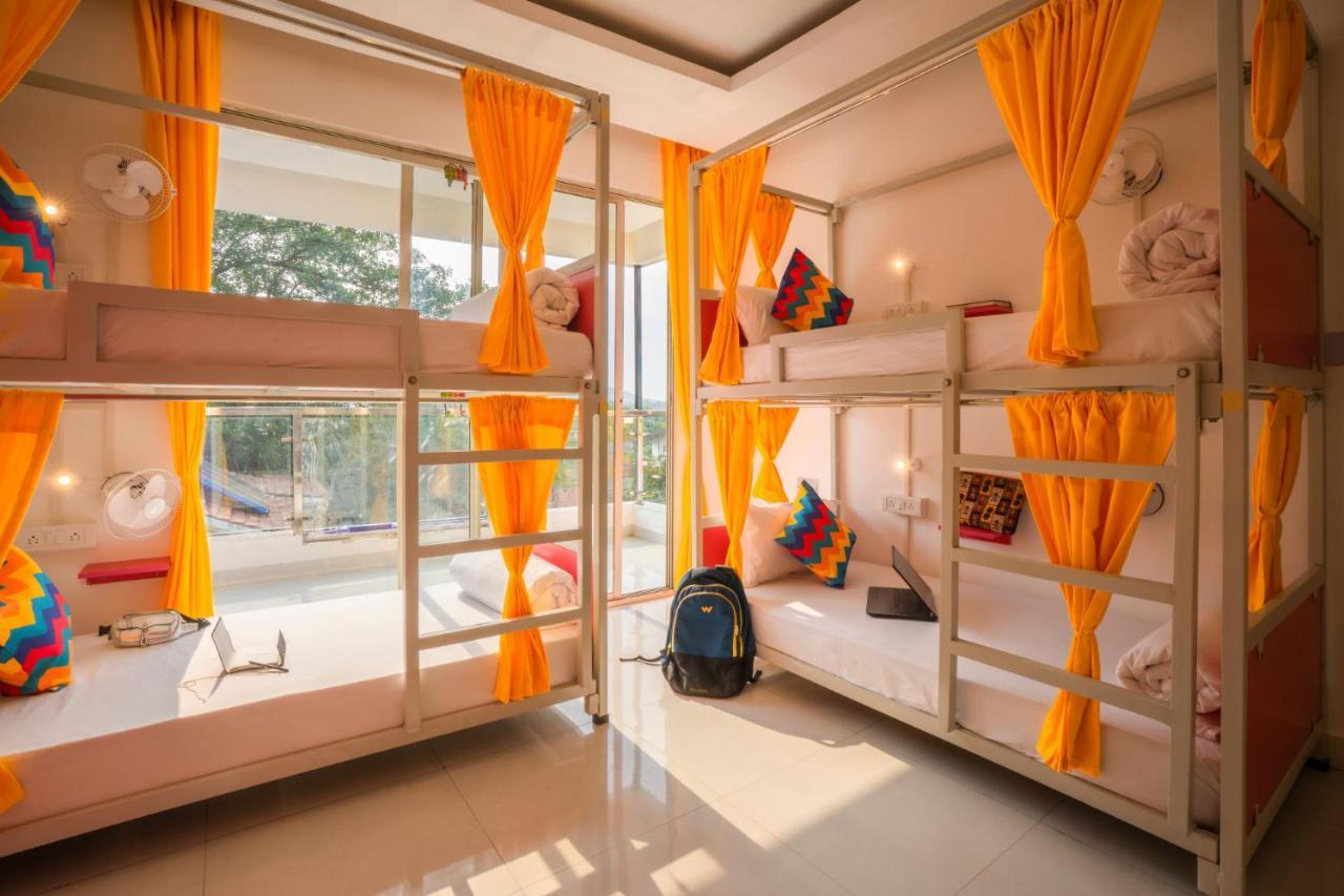 Gostops Goa, Baga Luaran gambar
