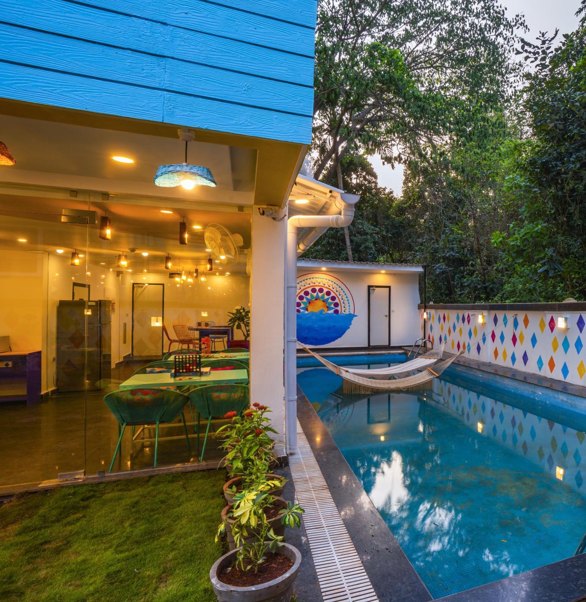 Gostops Goa, Baga Luaran gambar